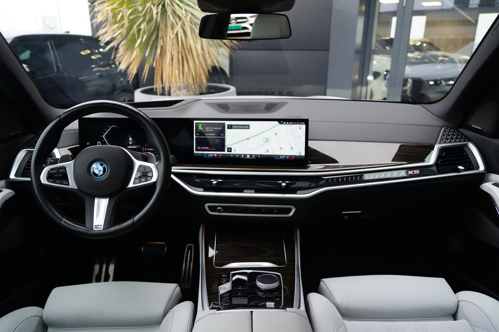 44191646-2.jpg