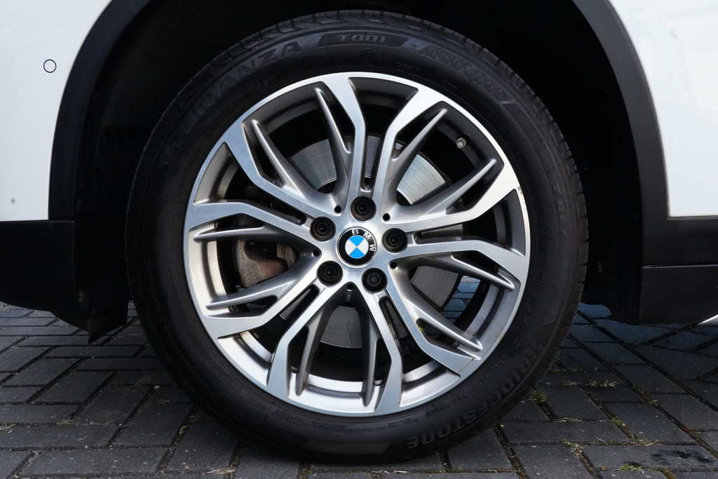 44399153-3.jpg