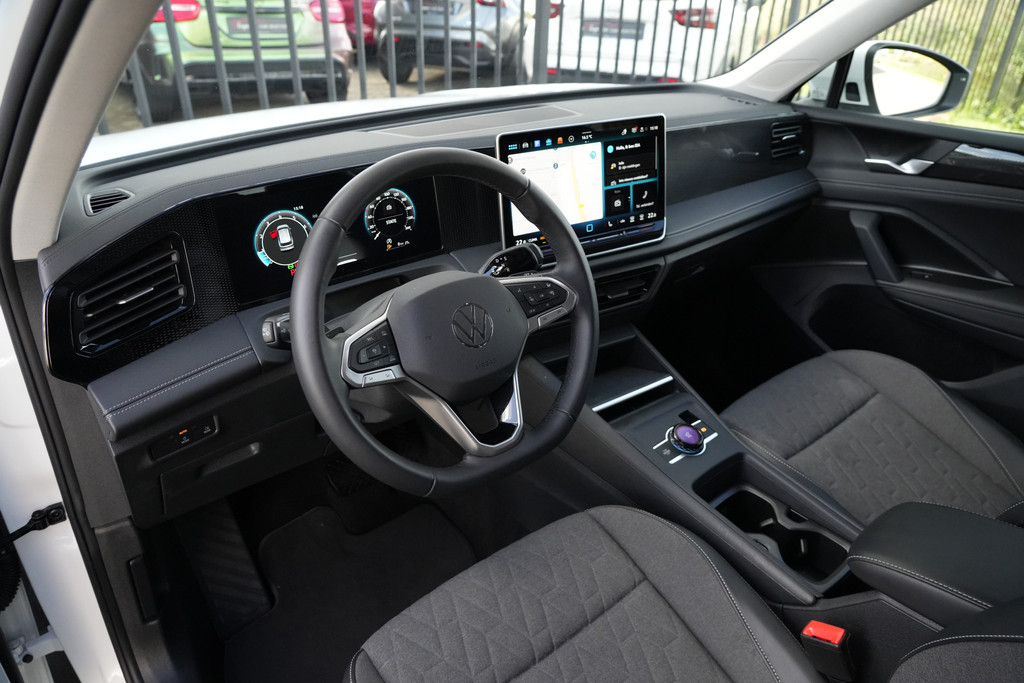 47573432-10.jpg