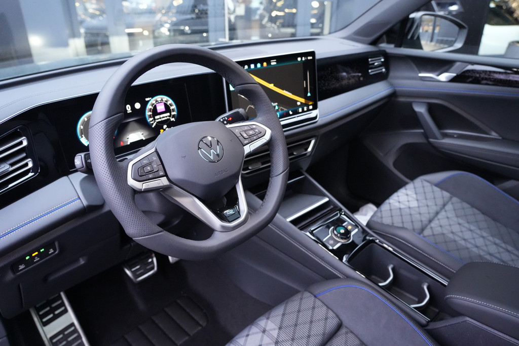 48591558-10.jpg