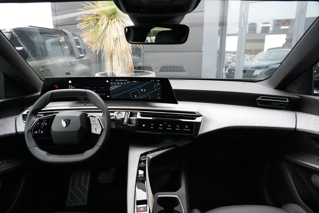 51237388-2.jpg