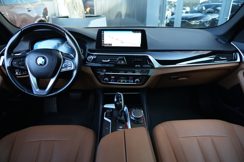 52781339-2.jpg