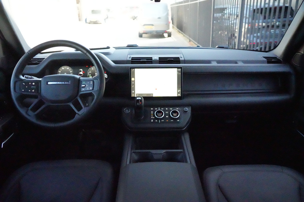 53122149-2.jpg