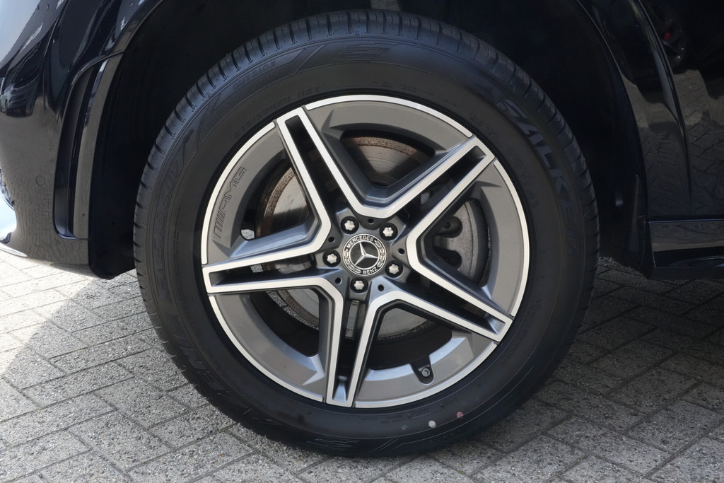55869813-3.jpg