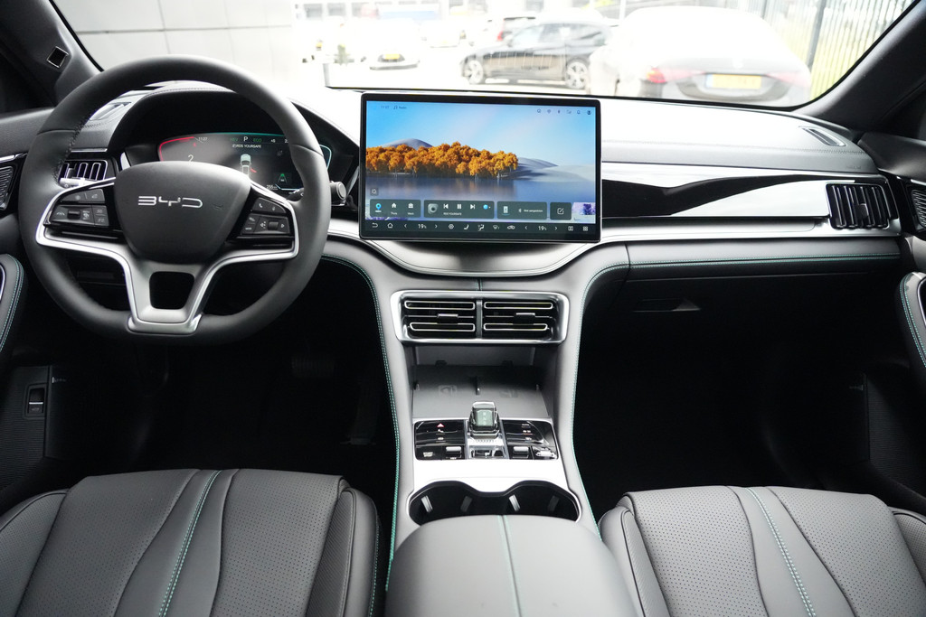 56443038-2.jpg