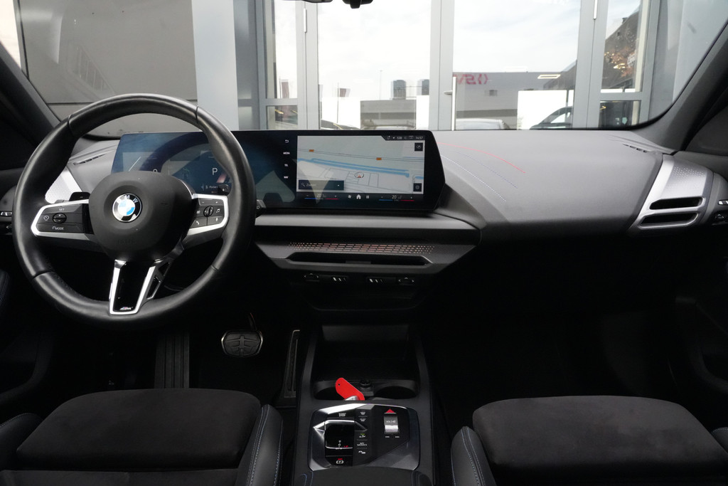 56707949-2.jpg