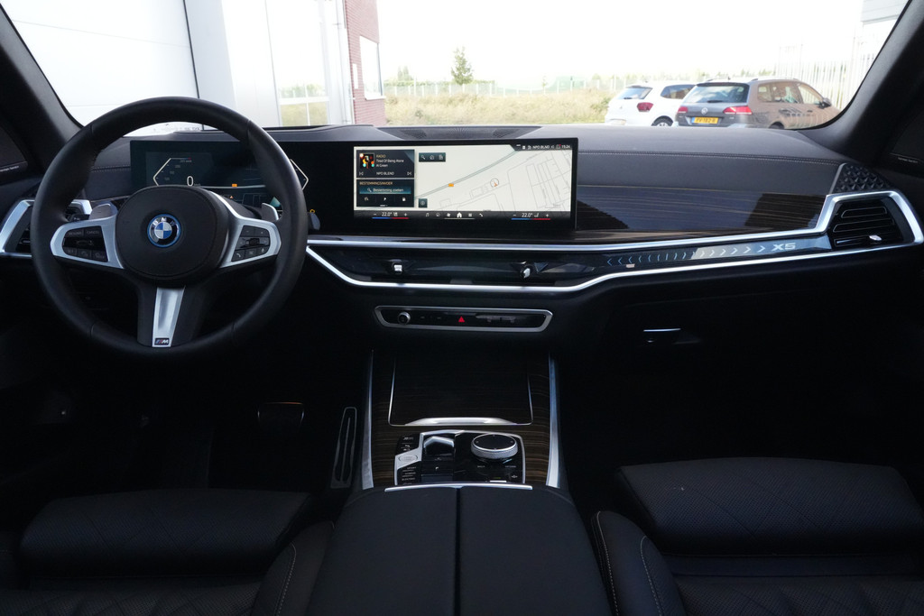 56737382-2.jpg
